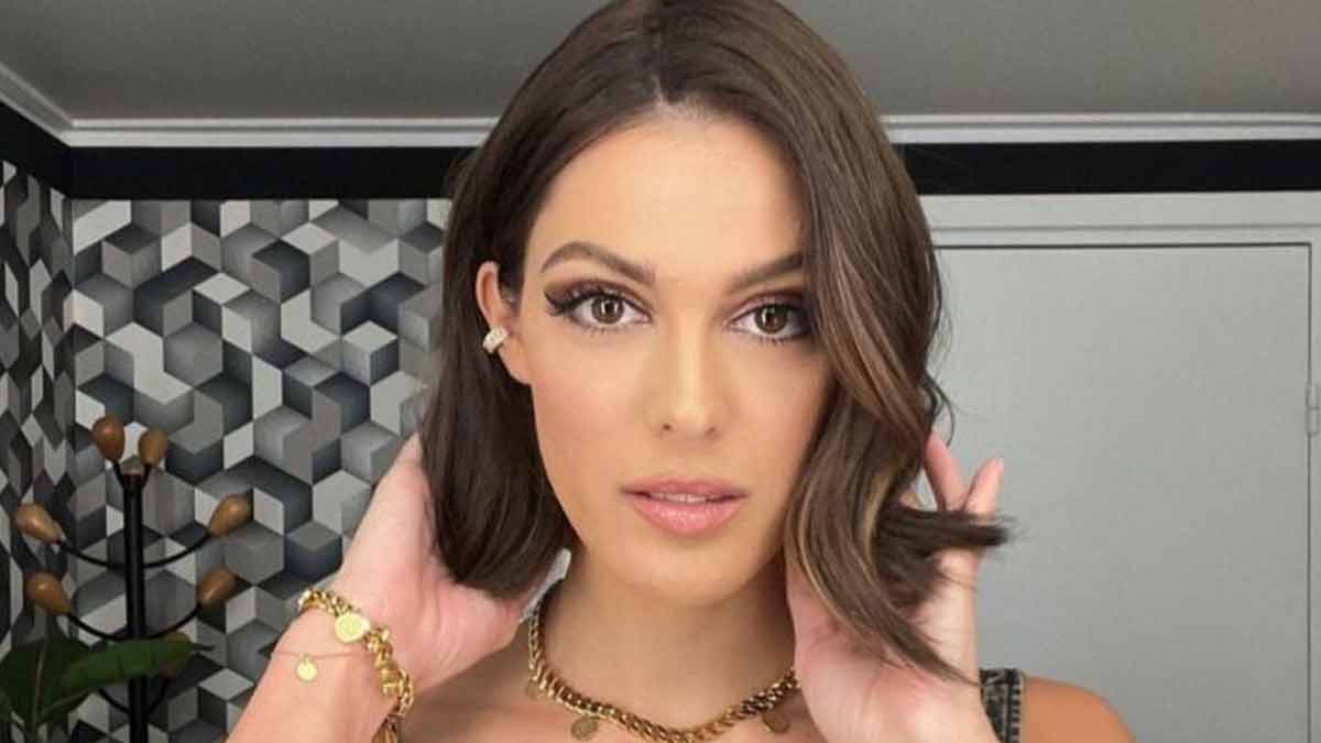 Iris Mittenaere en maillot de bain, l’ancienne reine de beauté enflamme la toile, elle répond cash à ses haters