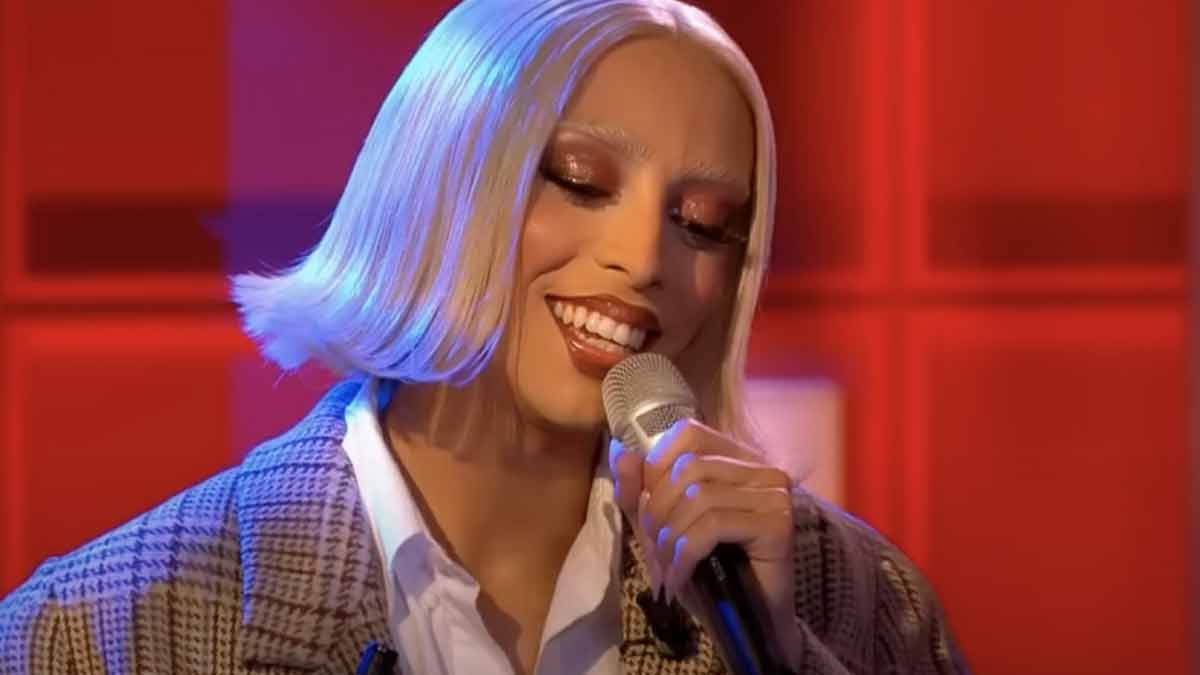 bilal-hassani-se-preparer-pour-la-gay-pride-la-star-devoile-son-look-pour-levenement