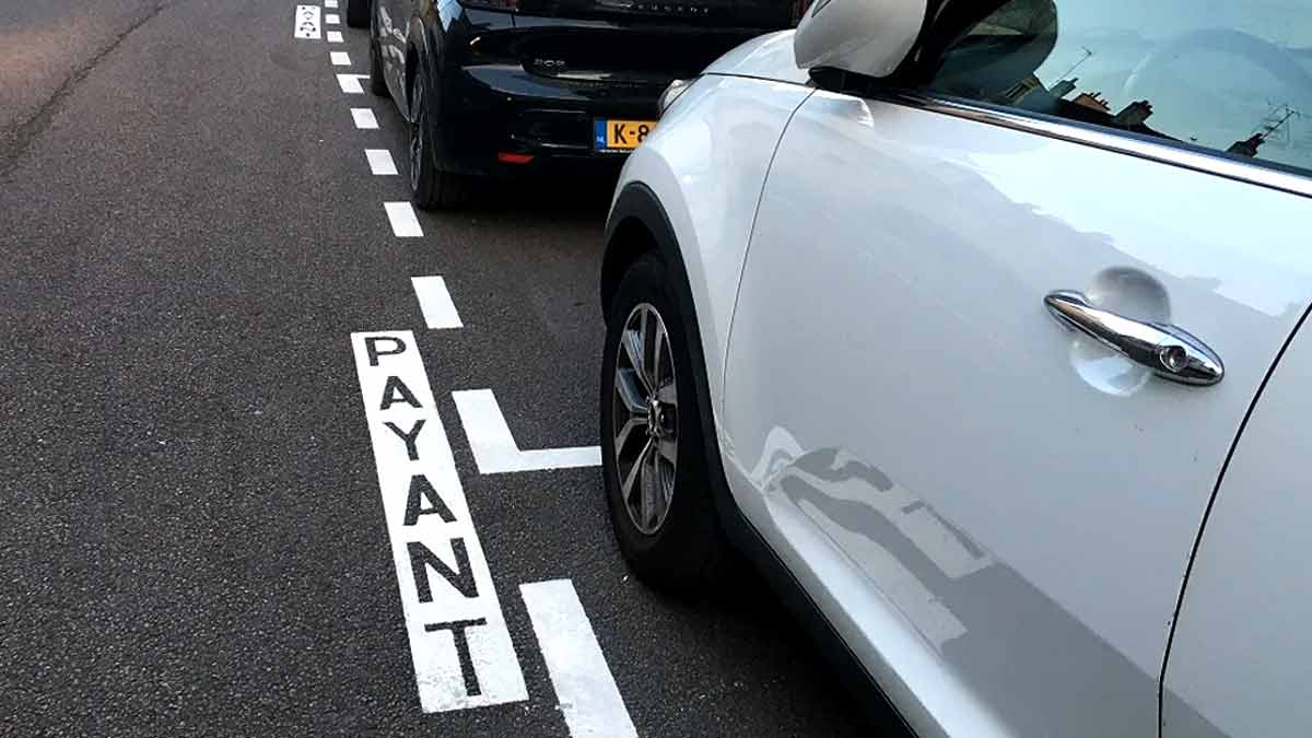 si-vous-laissez-votre-voiture-en-station-a-la-meme-place-pendant-plusieurs-jours-que-risquez-vous