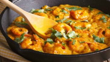 Exquises crevettes à la coco et au curry : une poêlée irrésistible et délicieuse !