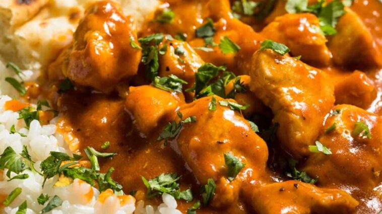 Poulet à l'indienne : Préparez le délicieux butter chicken en un rien de temps!