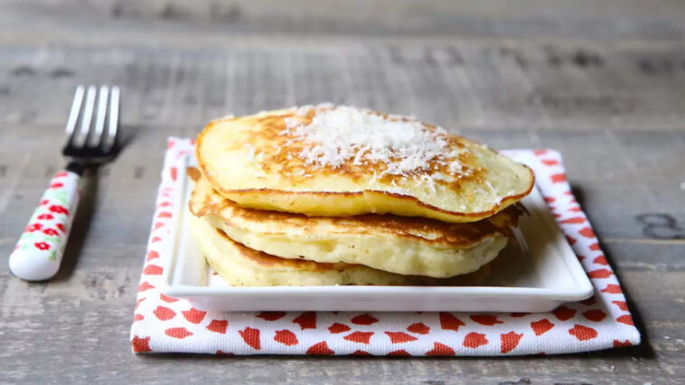 Délices moelleux : Découvrez les irrésistibles pancakes à la noix de coco !