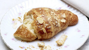 Délicieux croissants express aux amandes : gourmandise à seulement 506 calories !