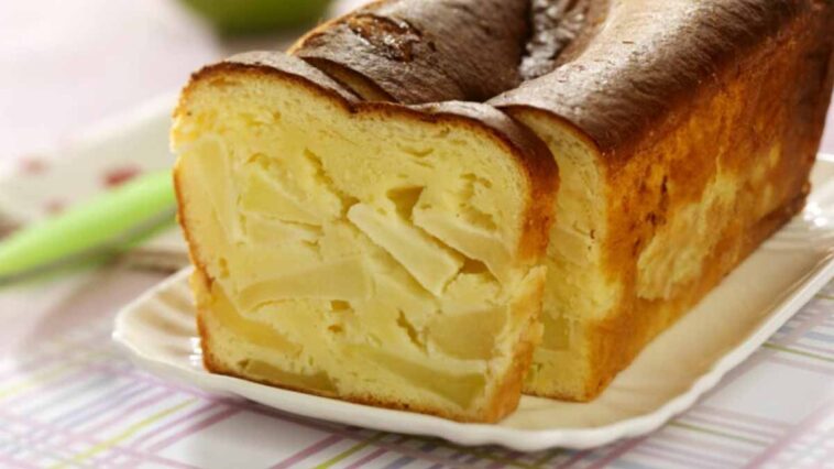 La recette ultime pour un cake aux pommes délicieusement simple et irrésistible!