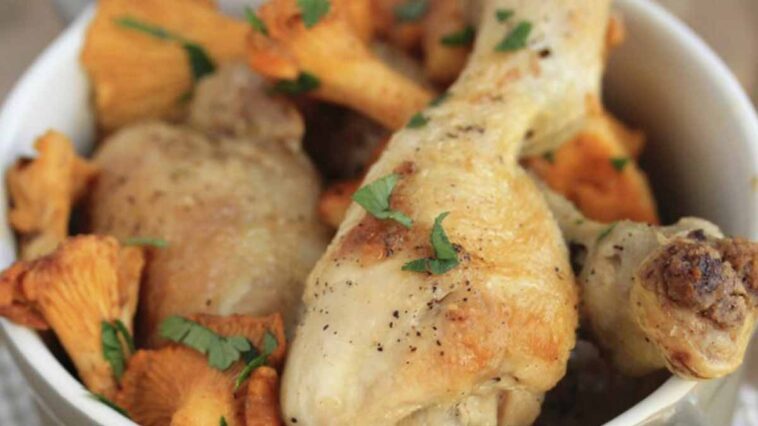 Recette inratable : Des cuisses de poulet dorées à la cocotte en un clin d’œil!