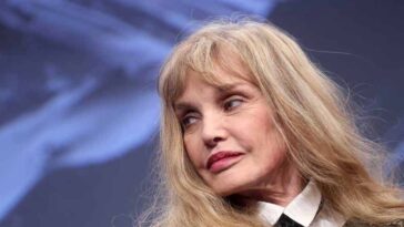 Arielle Dombasle : Une raison poignante derrière sa crainte de mourir à 32 ans