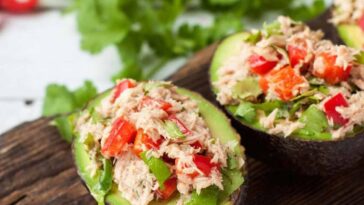 Recette d'avocat et thon : Découvrez cette délicieuse entrée prête en 10 minutes pour l'été