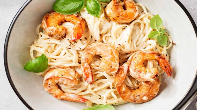 Recette rapide de spaghettis aux crevettes : Technique facile pour une sauce onctueuse et délicieuse